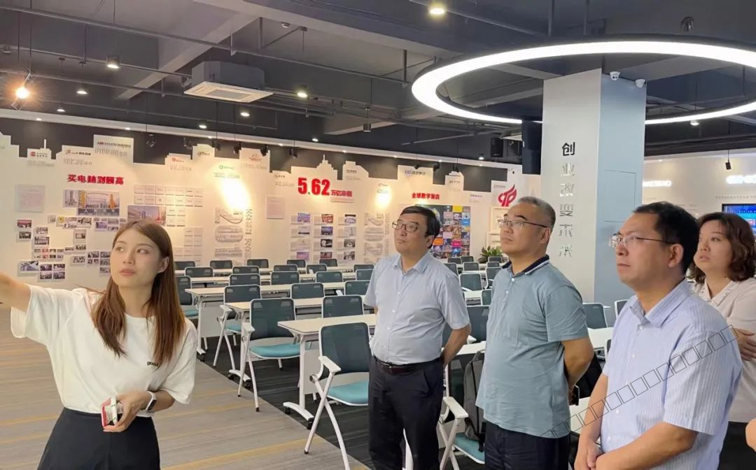 1.交通产业集团总经理曹远志一行考察杭州颐高集团-2.png